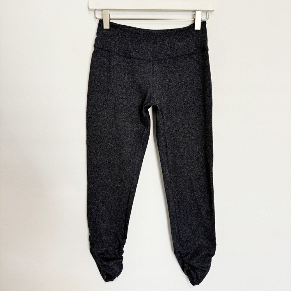 Beyond Yoga Ruched Scrunch Leg Athletic Workout Leggings in Gray Loungewear‎ Gym